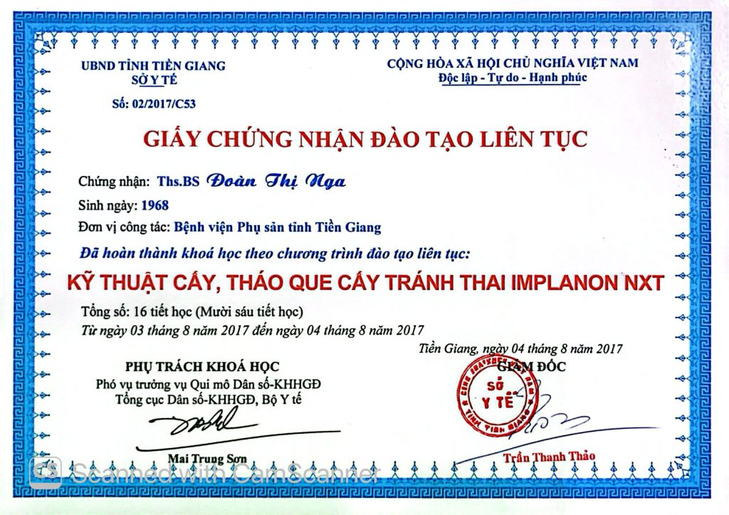 Cấy que tránh thai